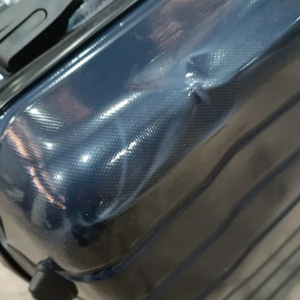 maleta de 10kg color Azul con detalles estéticos no tiene garantía
